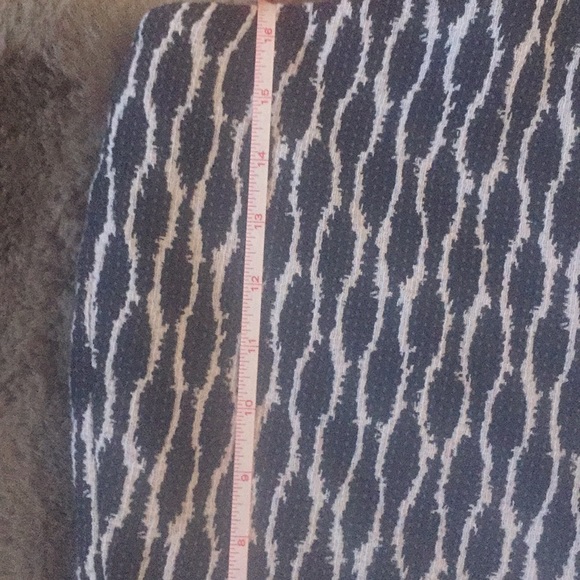 ⭐️ Firm Price ⭐️ NWOT Envelope Ikat Loft white/blue patterned skirt - Picture 8 of 9